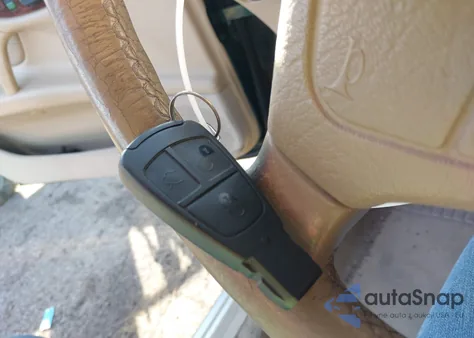 1998 Mercedes-Benz E 320 из США, поврежденный, VIN WDBJF65F6WA676179